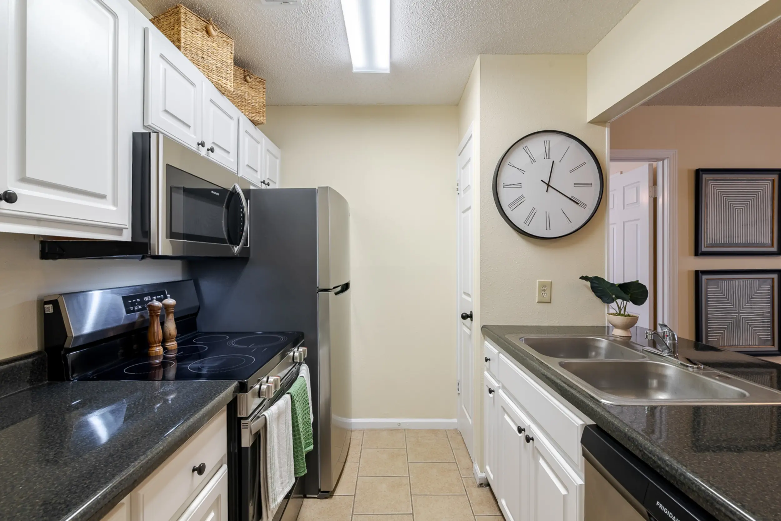 kitchen stainless steel appliances the vine at bermuda run apartments near gsu