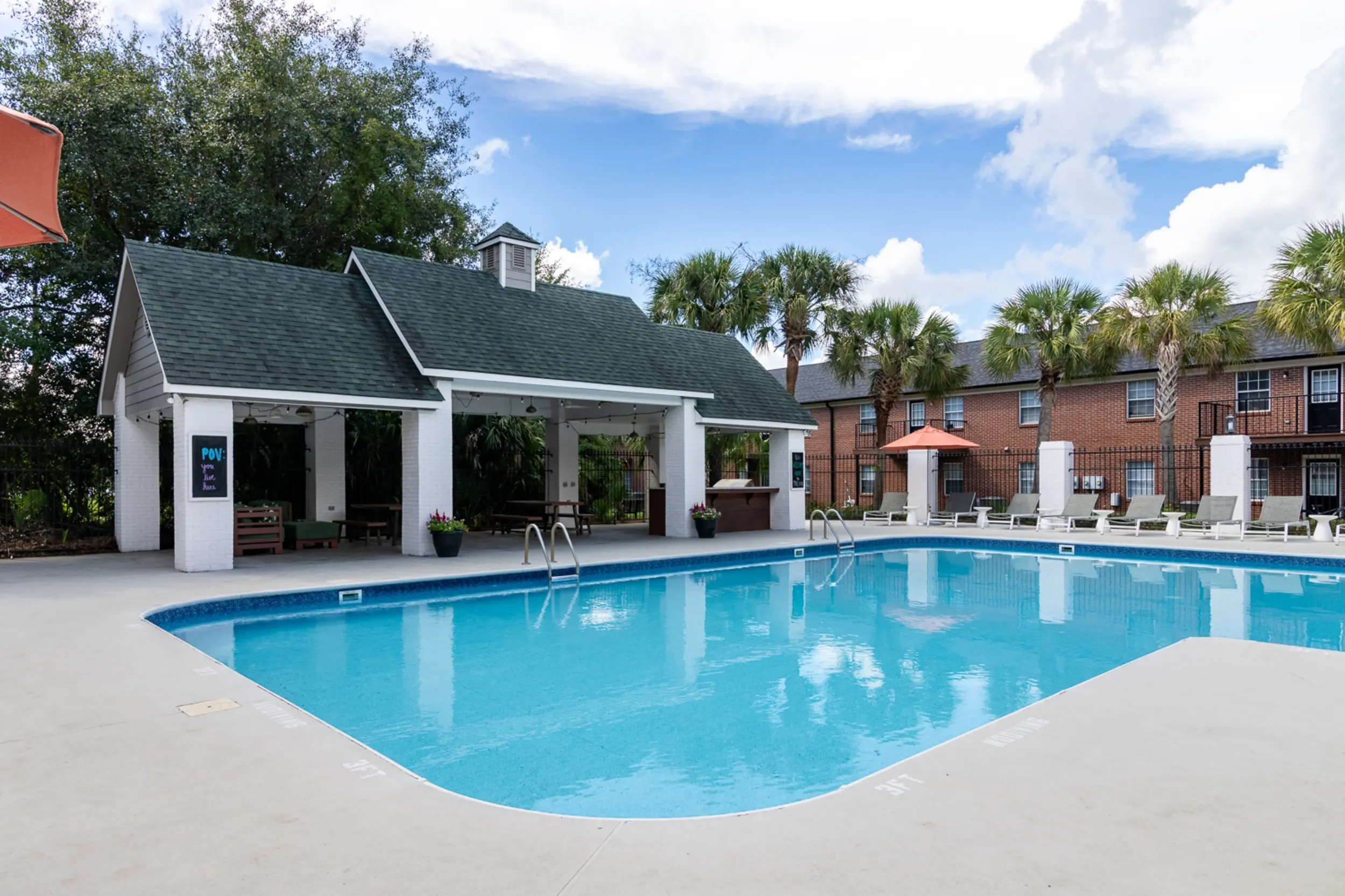pool and outdoor lounge the vine at bermuda run apartments near gsu