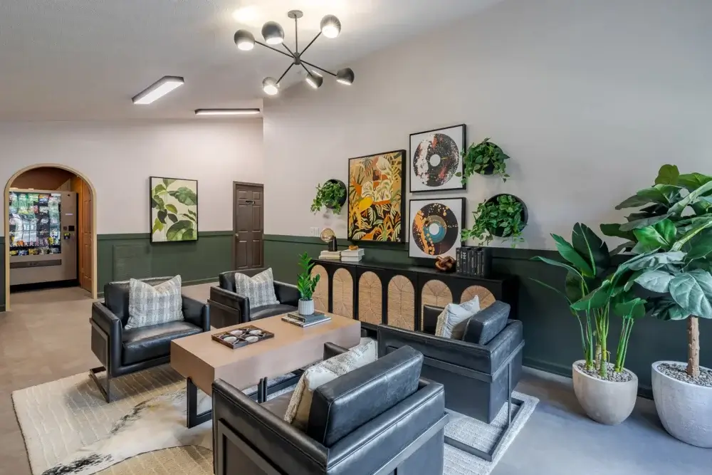 resident clubhouse lounge with vending the vine at bermuda run apartments near gsu